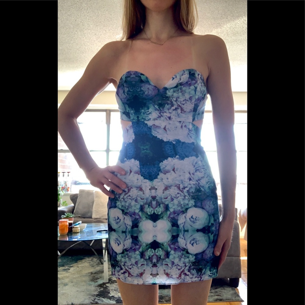 Strapless floral open-back mini dress